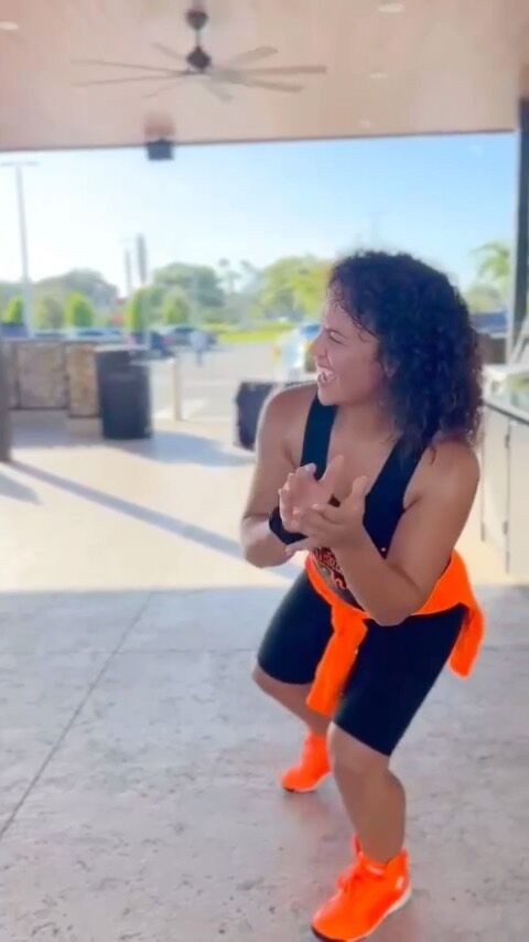 It’s a hot summer Saturday morning and the music stepped up to the occasion… this class in Lakeland had extra 🔥 with the cool down to one of our favorite summer jams Calm Down by @heisrema 
It was all lo-lo-lo-lo-lo-lo-love 🎶

Thank you @talisha.fitness.zumba & dancers for always bringing your best @zumba vibes to @publixgreenwisemarket @lakelandlovesgreenwise 🫶🏼

#lakeland #heisrema #CalmDown #miami #zumba #florida #love #health #healthlifestyle #yoga #mindbodysocial #wellness #dance #dancefitness #Rema #fitness